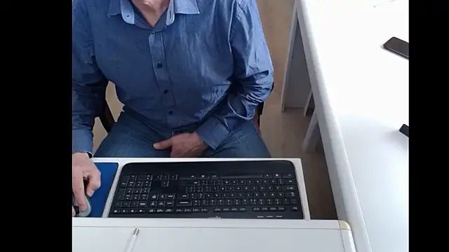 Snapshot of dutchpornking chatting on March 22, 2025, 11:42 am dutchpornking online show from March 22, 2025, 11:42 am