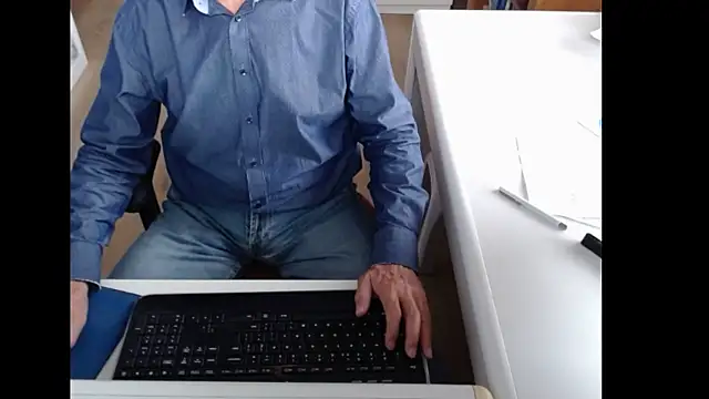 Snapshot of dutchpornking chatting on September 17, 2025, 8:49 am dutchpornking online show from September 17, 2025, 8:49 am