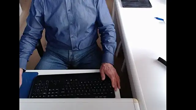 Snapshot of dutchpornking chatting on October 19, 2025, 7:09 am dutchpornking online show from October 19, 2025, 7:09 am