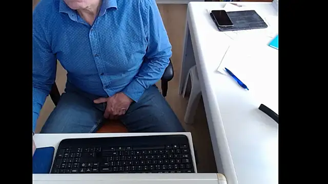 Snapshot of dutchpornking chatting on October 30, 2025, 9:44 am dutchpornking online show from October 30, 2025, 9:44 am