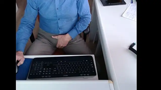 Snapshot of dutchpornking chatting on November 15, 2025, 8:11 am dutchpornking online show from November 15, 2025, 8:11 am