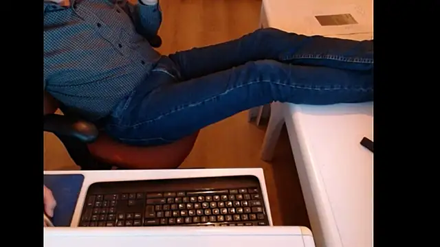 dutchpornking online show from January 5, 2026, 5:27 pm