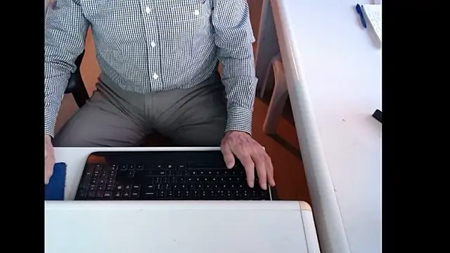 dutchpornking online show from February 3, 2026, 7:24 am