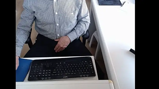 dutchpornking online show from April 30, 2026, 6:09 am