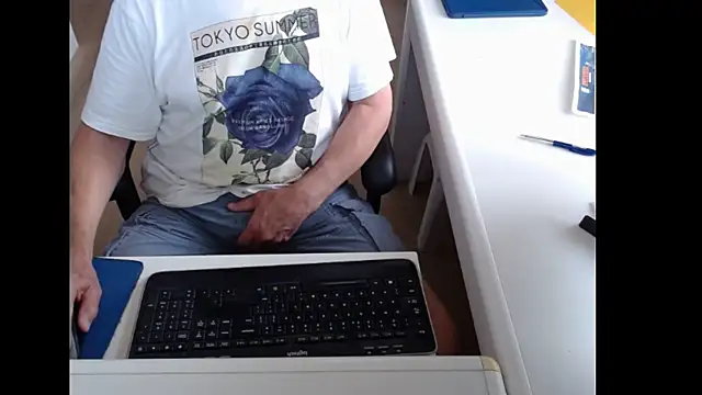 Snapshot of dutchpornking chatting on June 27, 2026, 6:18 am dutchpornking online show from June 27, 2026, 6:18 am