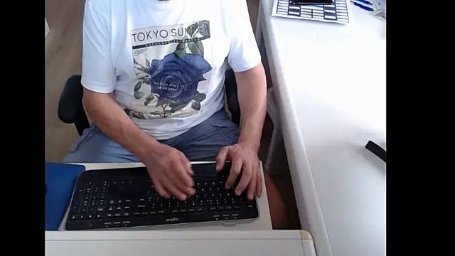 Snapshot of dutchpornking chatting on July 12, 2026, 7:21 am dutchpornking online show from July 12, 2026, 7:21 am