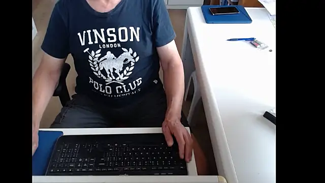 Snapshot of dutchpornking chatting on July 17, 2026, 6:20 am dutchpornking online show from July 17, 2026, 6:20 am