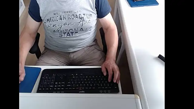 Snapshot of dutchpornking chatting on July 23, 2026, 6:11 am dutchpornking online show from July 23, 2026, 6:11 am