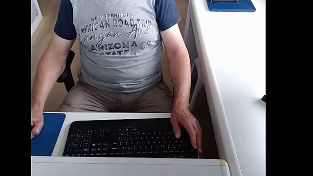 Snapshot of dutchpornking chatting on July 26, 2026, 6:43 am dutchpornking online show from July 26, 2026, 6:43 am