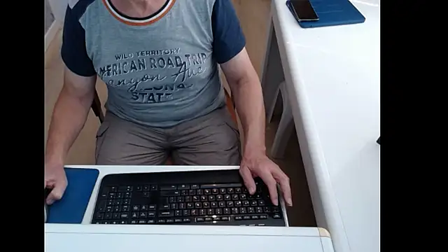 Snapshot of dutchpornking chatting on July 28, 2026, 1:43 pm dutchpornking online show from July 28, 2026, 1:43 pm