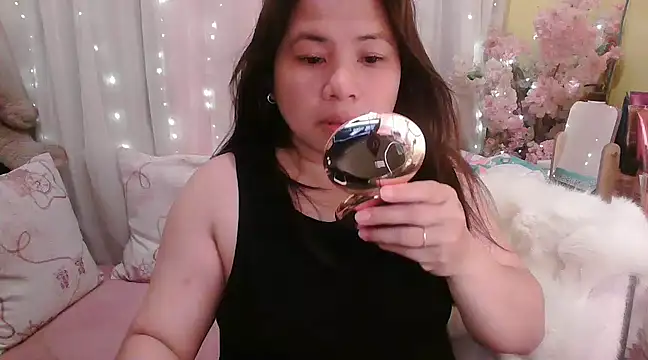 Snapshot of OhmyPinay chatting on February 18, 2025, 2:38 am OhmyPinay online show from February 18, 2025, 2:38 am