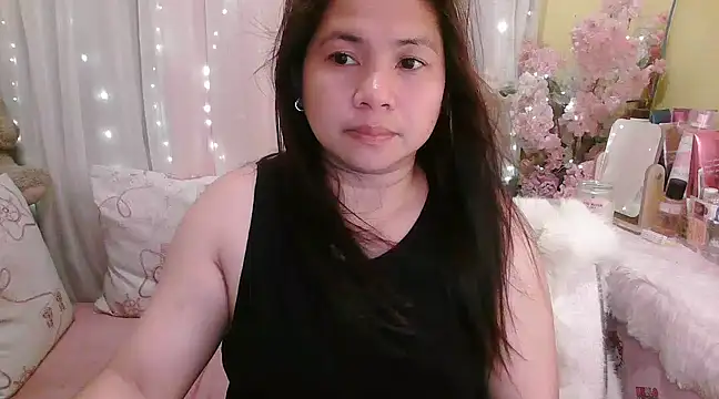 Snapshot of OhmyPinay chatting on February 18, 2025, 5:42 am OhmyPinay online show from February 18, 2025, 5:42 am
