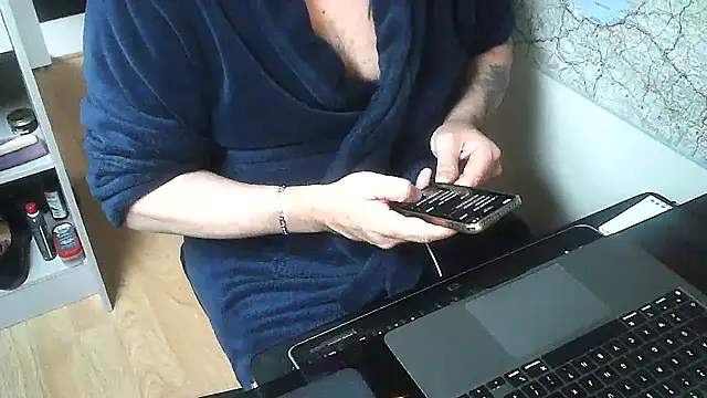 Snapshot of DUDURA@xh chatting on January 13, 2025, 8:26 am DUDURAxh online show from January 13, 2025, 8:26 am