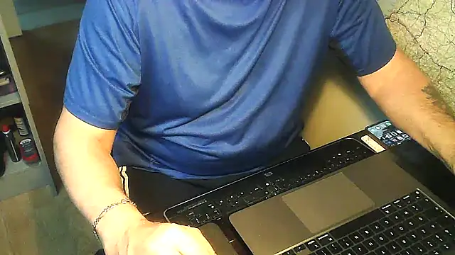 Snapshot of DUDURA@xh chatting on February 11, 2025, 7:33 am DUDURAxh online show from February 11, 2025, 7:33 am