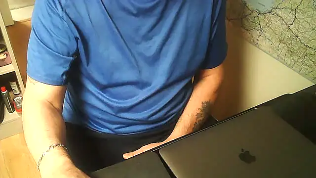 Snapshot of DUDURA@xh chatting on February 11, 2025, 10:37 am DUDURAxh online show from February 11, 2025, 10:37 am