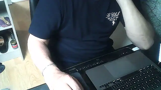 Snapshot of DUDURA@xh chatting on November 9, 2025, 2:15 pm DUDURAxh online show from November 9, 2025, 2:15 pm