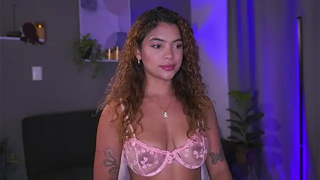 Snapshot of HannahEvanss chatting on September 27, 2025, 5:07 pm HannahEvanss online show from September 27, 2025, 5:07 pm