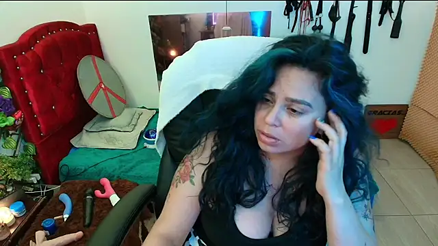 Snapshot of elektra_32 chatting on February 17, 2025, 8:19 am elektra 32 online show from February 17, 2025, 8:19 am