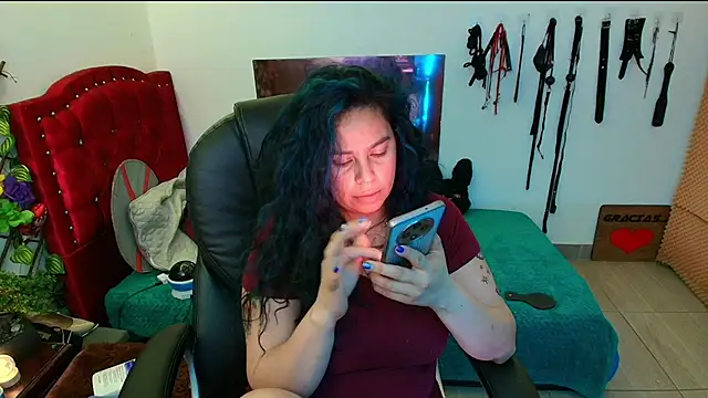 Snapshot of elektra_32 chatting on February 26, 2025, 5:07 pm elektra 32 online show from February 26, 2025, 5:07 pm