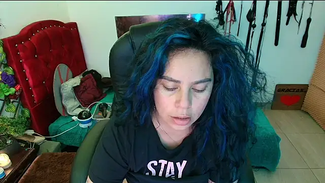 Snapshot of elektra_32 chatting on February 27, 2025, 4:43 pm elektra 32 online show from February 27, 2025, 4:43 pm