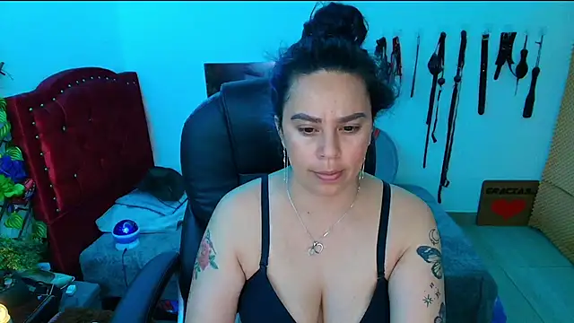 Snapshot of elektra_32 chatting on March 3, 2025, 4:36 am elektra 32 online show from March 3, 2025, 4:36 am