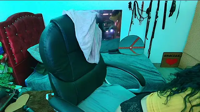 Snapshot of elektra_32 chatting on March 17, 2025, 5:23 am elektra 32 online show from March 17, 2025, 5:23 am