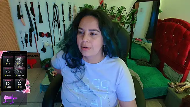 Snapshot of elektra_32 chatting on September 18, 2025, 5:53 am elektra 32 online show from September 18, 2025, 5:53 am