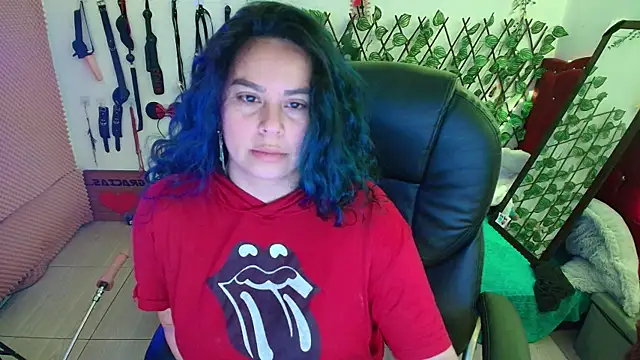 Snapshot of elektra_32 chatting on October 4, 2025, 12:36 pm elektra 32 online show from October 4, 2025, 12:36 pm