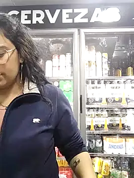 Snapshot of elektra_32 chatting on October 31, 2025, 1:06 am elektra 32 online show from October 31, 2025, 1:06 am