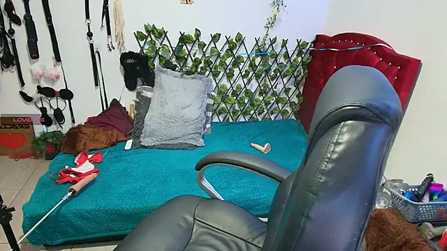 Snapshot of elektra_32 chatting on November 10, 2025, 1:37 am elektra 32 online show from November 10, 2025, 1:37 am