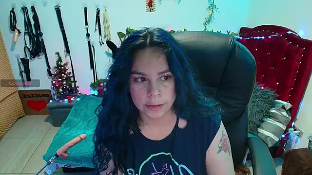 Snapshot of elektra_32 chatting on December 1, 2025, 4:23 pm elektra 32 online show from December 1, 2025, 4:23 pm