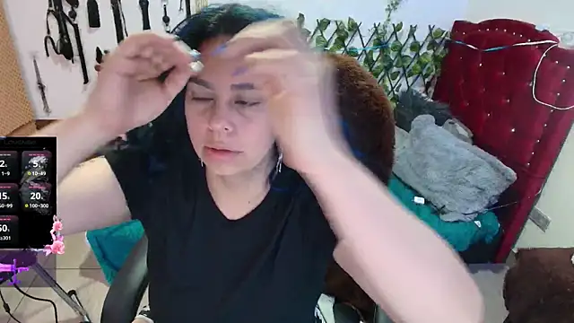 Snapshot of elektra_32 chatting on December 19, 2025, 1:18 pm elektra 32 online show from December 19, 2025, 1:18 pm