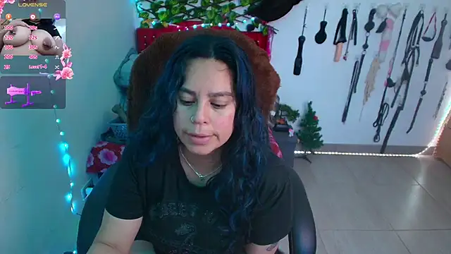 Snapshot of elektra_32 chatting on February 21, 2026, 1:56 pm elektra 32 online show from February 21, 2026, 1:56 pm