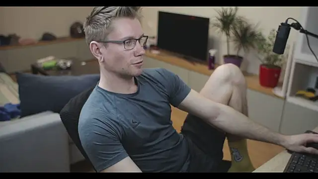 kevin-park online show from December 23, 2024, 2:28 pm