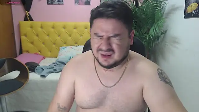 Snapshot of oso_dirty_ chatting on February 1, 2025, 5:26 pm oso dirty online show from February 1, 2025, 5:26 pm