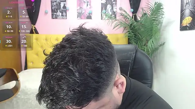 Snapshot of oso_dirty_ chatting on February 11, 2025, 5:40 pm oso dirty online show from February 11, 2025, 5:40 pm