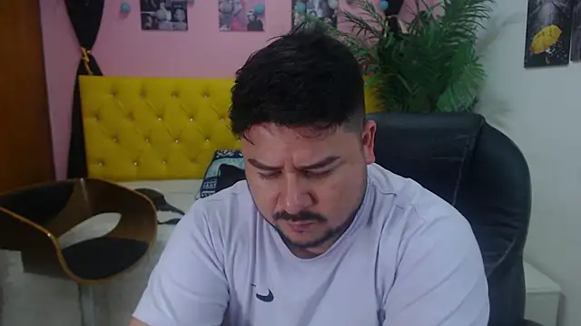 Snapshot of oso_dirty_ chatting on February 26, 2025, 5:39 pm oso dirty online show from February 26, 2025, 5:39 pm