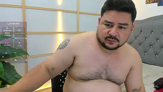 Snapshot of oso_dirty_ chatting on June 11, 2026, 5:33 pm oso dirty online show from June 11, 2026, 5:33 pm