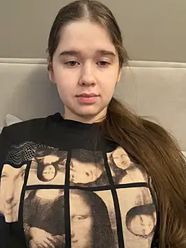 HornyGirlH online show from February 8, 2026, 5:33 am