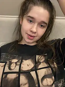 Snapshot of HornyGirlH chatting on June 9, 2026, 11:27 pm HornyGirlH online show from June 9, 2026, 11:27 pm