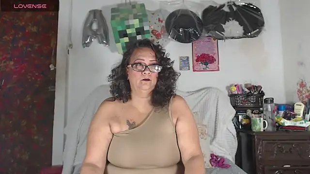 Snapshot of BiirdyDavis chatting on October 29, 2025, 10:50 am BiirdyDavis online show from October 29, 2025, 10:50 am