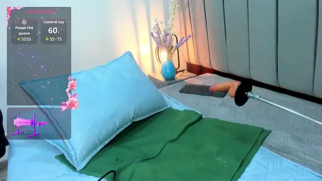 Snapshot of moxa_hot chatting on November 14, 2025, 3:33 pm moxa hot online show from November 14, 2025, 3:33 pm