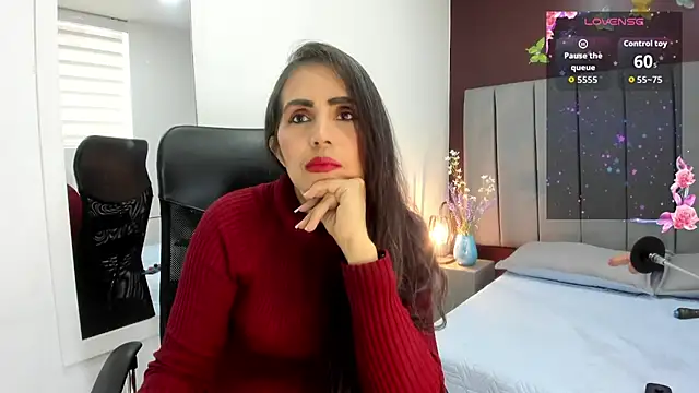 Snapshot of moxa_hot chatting on November 18, 2025, 3:38 pm moxa hot online show from November 18, 2025, 3:38 pm