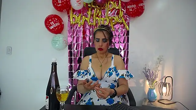 Snapshot of moxa_hot chatting on February 13, 2026, 4:14 pm moxa hot online show from February 13, 2026, 4:14 pm