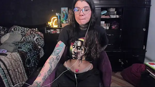 Snapshot of Lilmarieee chatting on March 7, 2025, 1:09 am Lilmarieee online show from March 7, 2025, 1:09 am