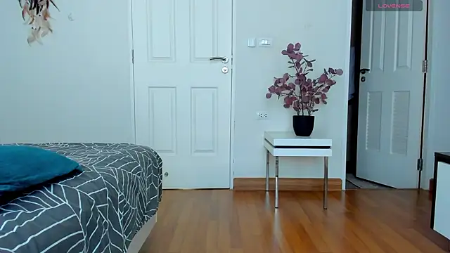 Snapshot of BritneyHall chatting on December 11, 2024, 5:43 am BritneyHall online show from December 11, 2024, 5:43 am