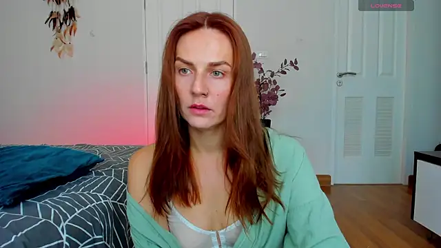 Snapshot of BritneyHall chatting on January 22, 2025, 5:16 am BritneyHall online show from January 22, 2025, 5:16 am