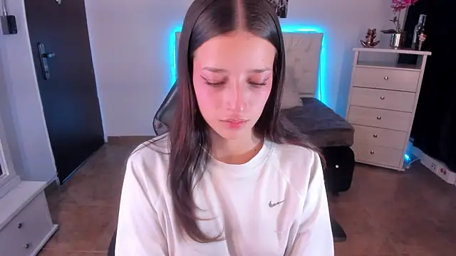 Amaia Daniells online show from February 1, 2025, 4:24 am