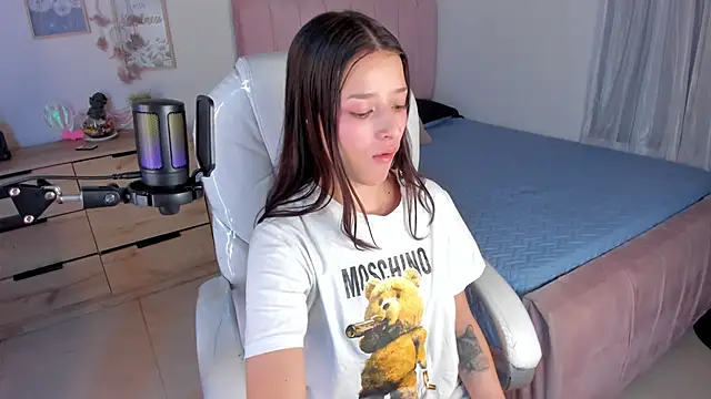 Amaia Daniells online show from February 25, 2025, 3:09 am