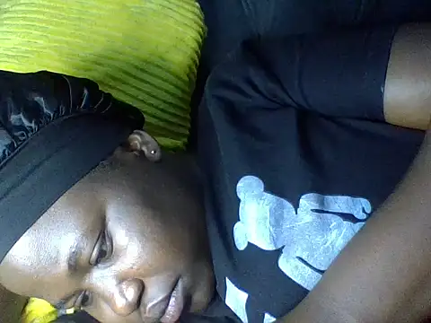 Snapshot of cute-marianna chatting on October 13, 2025, 4:12 am cute-marianna online show from October 13, 2025, 4:12 am